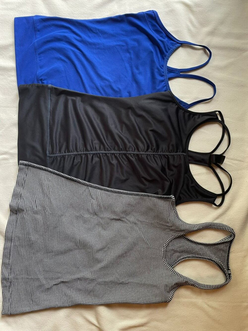 Activewear Tank Tops / 3